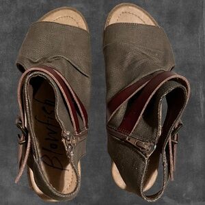 Blowfish Balla Zipper Shoe Size 10